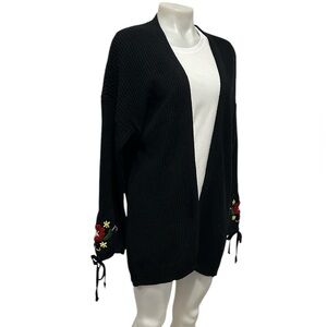 Sunday in Brooklyn black open front embroidered floral sleeve size Medium